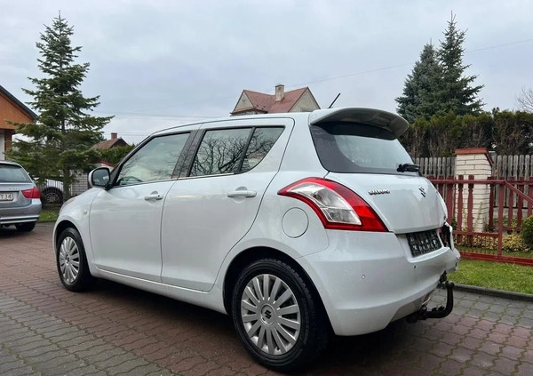 Suzuki Swift cena 18500 przebieg: 105674, rok produkcji 2013 z Narol małe 46